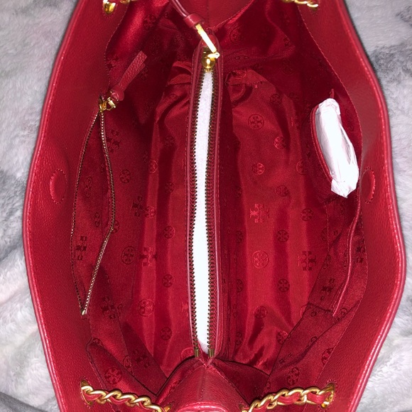 ❌SOLD❌Tory Burch Britten Triple Compartment - Picture 4 of 6